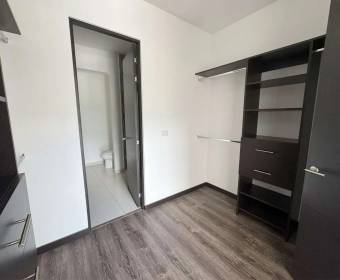 Apartamento a la venta en condominio ubicado en Santa Ana.