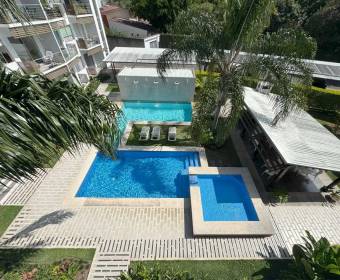 Apartamento a la venta en condominio ubicado en Santa Ana.