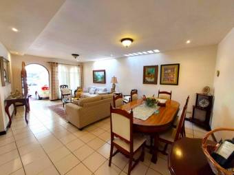 Se vende espaciosa casa con patio en Sabana Sur 23-1814 Se vende espaciosa casa con patio en Sabana Sur 23-1814