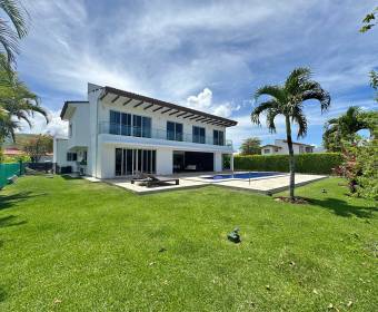 Casa a la venta en Valle del Sol en Santa Ana.