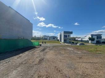 Se vende lote plano de 253m2 en condominio de San Rafael Alajuela 25-1324 Se vende lote plano de 253m2 en condominio de San Rafael Alajuela 25-1324