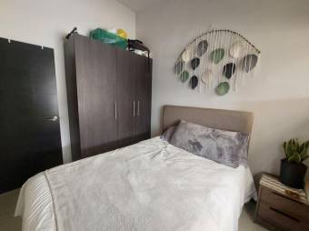 Se vende espaciosa casa en condominio de Ulloa Heredia 25-1446