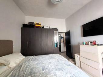 Se vende espaciosa casa en condominio de Ulloa Heredia 25-1446