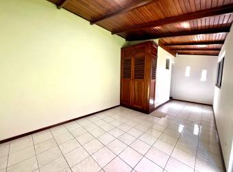 Versatile Investment Opportunity Main Residence & 2 Apartments 