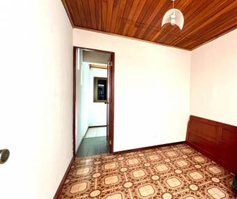 Versatile Investment Opportunity Main Residence & 2 Apartments 