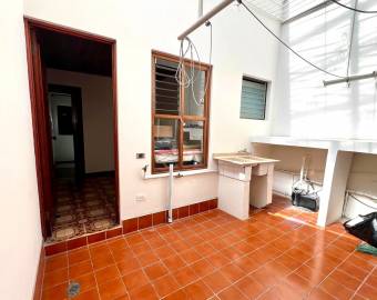 Versatile Investment Opportunity Main Residence & 2 Apartments 