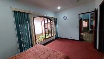 Se vende moderna casa con piscina en Freses Curridabat 25-914 Se vende moderna casa con piscina en Freses Curridabat 25-914