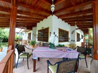 Se vende casa con amplio lote y 2 apartamento en Jesús de Santa Barbara 24-1075 Se vende casa con amplio lote y 2 apartamento en Jesús de Santa Barbara 24-1075