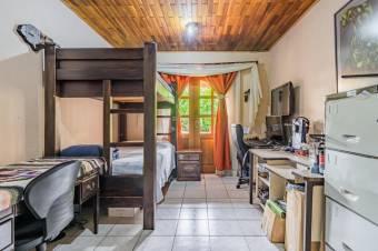 Se vende amplia finca con mas de 5,200m2 en Garita Alajuela 25-663