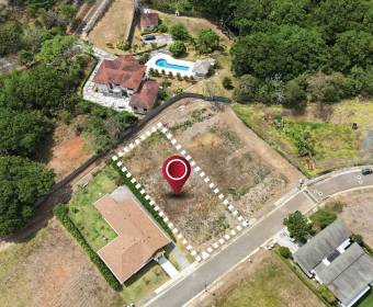 Lote a la venta en el condominio Hacienda Espavel en Las Vueltas de La Guacima, Alajuela.