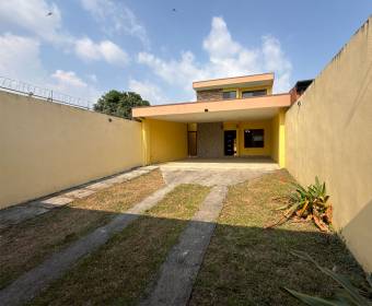 Casa a la venta en Residencial Sierra Morena en el Coyol de Alajuela.