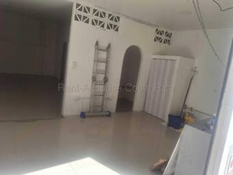 Local comercial con alto flujo peatonal ideal para negocio rentable #26-1664 GS