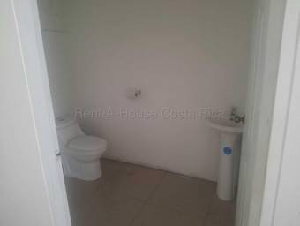 Local comercial con alto flujo peatonal ideal para negocio rentable #26-1664 GS