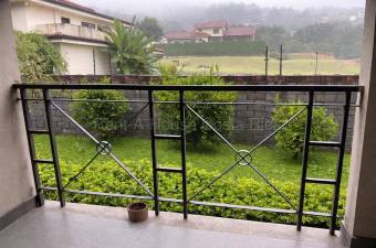 Se vende apartamento en Brasil Santa Ana 26-1696