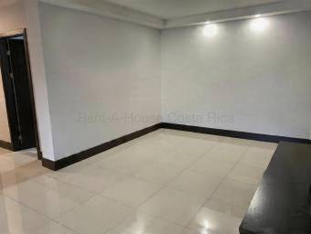 Se vende apartamento en Brasil Santa Ana 26-1696