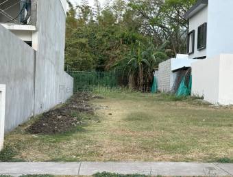 Lote residencial listo para construir en moderno condominio de Santa Ana #26-1649 GS