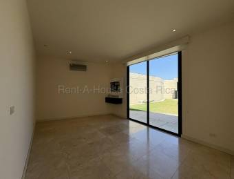 Casa moderna de lujo diseñada por arquitecto en Santa Ana Lindora #26-1654 GS