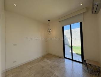 Casa moderna de lujo diseñada por arquitecto en Santa Ana Lindora #26-1654 GS