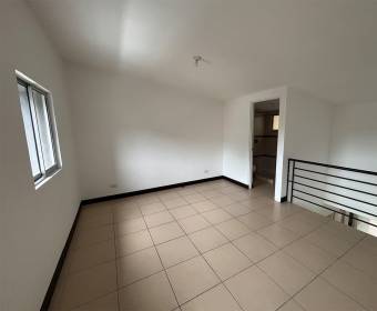  Apartment for sale in Bellavista Condominium, Alajuelita, San José. Bank-owned property.