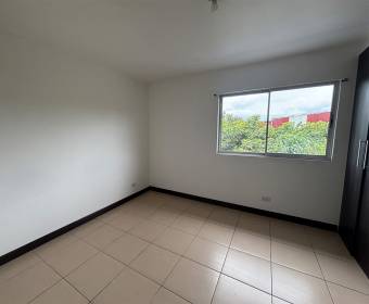  Apartment for sale in Bellavista Condominium, Alajuelita, San José. Bank-owned property.