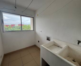  Apartment for sale in Bellavista Condominium, Alajuelita, San José. Bank-owned property.