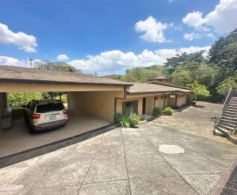 House for sale in Guachipelín de Escazú. Bank-owned property. House for sale in Guachipelín de Escazú. Bank-owned property.