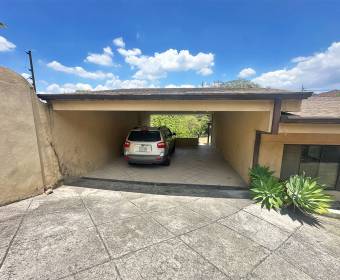 House for sale in Guachipelín de Escazú. Bank-owned property. House for sale in Guachipelín de Escazú. Bank-owned property.