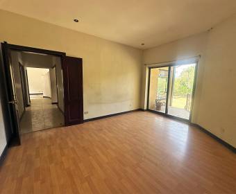 House for sale in Guachipelín de Escazú. Bank-owned property. House for sale in Guachipelín de Escazú. Bank-owned property.