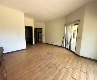 House for sale in Guachipelín de Escazú. Bank-owned property. House for sale in Guachipelín de Escazú. Bank-owned property.