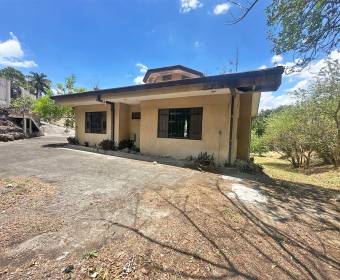 House for sale in Guachipelín de Escazú. Bank-owned property. House for sale in Guachipelín de Escazú. Bank-owned property.