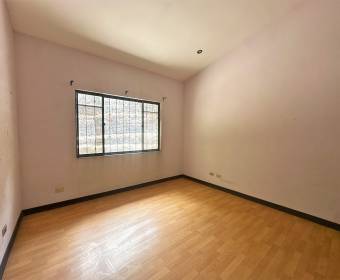 House for sale in Guachipelín de Escazú. Bank-owned property. House for sale in Guachipelín de Escazú. Bank-owned property.