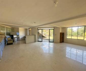 House for sale in Guachipelín de Escazú. Bank-owned property. House for sale in Guachipelín de Escazú. Bank-owned property.