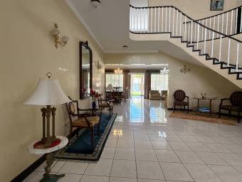 Se vende casa con piscina privada en Mora San José 26-1684 