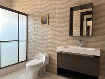 Se vende casa con piscina privada en Mora San José 26-1684 