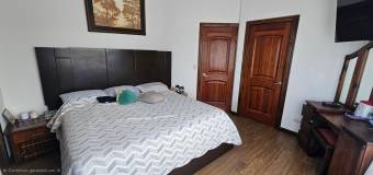 Casa de lujo en condominio exclusivo con amplios espacios y máxima seguridad #26-1658 GS