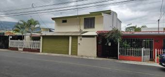 Casa impecable con uso mixto ideal para vivir o negocio en ubicación estratégica #26-1657 GS