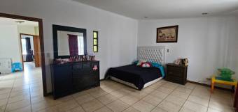 Casa impecable con uso mixto ideal para vivir o negocio en ubicación estratégica #26-1657 GS Casa impecable con uso mixto ideal para vivir o negocio en ubicación estratégica #26-1657 GS