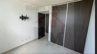 Se Alquila Apartamento con Línea Blanca en Condominio en Heredia !!!