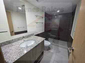 Se Alquila Apartamento 100% Amueblado en Condominio en Heredia !!!