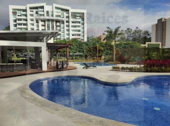 Se Alquila Apartamento 100% Amueblado en Condominio en Heredia !!!