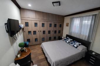 Se vende casa con piscina en Escazú Centro 26-1351 Se vende casa con piscina en Escazú Centro 26-1351