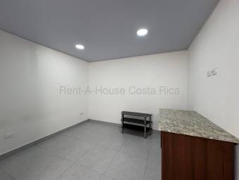 Apartamento tipo estudio en alquiler en Escazú centro compacto y funcional #26-1638 GS