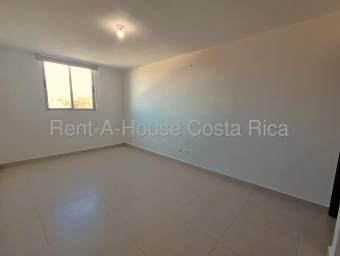 Se alquila espacioso apartamento en San Pablo Heredia 26-1427