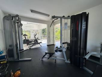 Se alquila apartamento en Escazú San José 26-1712