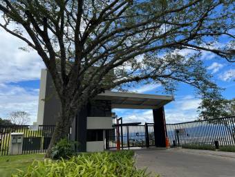 Se alquila apartamento en Santa Ana San José 26-1048