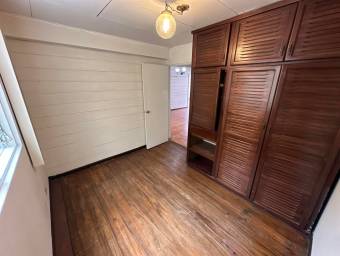 Se vende casa con patio en San Francisco de Dos Ríos San José 26-1213