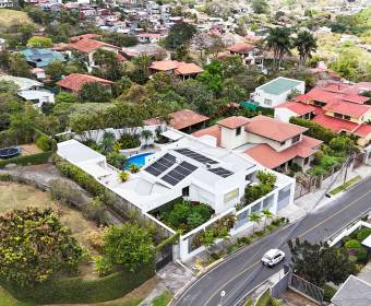 Luxury home for sale in San Antonio de Escazú