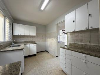 Casa amplia, luminosa y con excelente ubicación #26-1593 GS