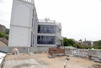 Edificio comercial de estilo neoclásico con gran metraje y ubicación estratégica Edificio comercial de estilo neoclásico con gran metraje y ubicación estratégica