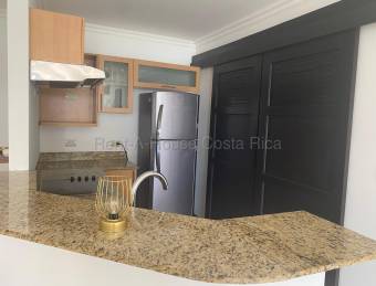 Se alquila apartamento en Santa Ana San José 26-1663